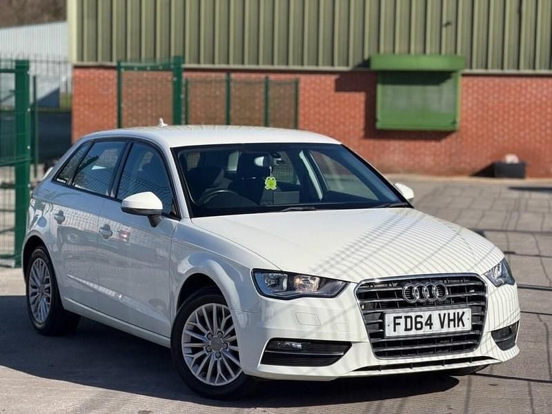 Used Audi A3 Sportback Comfort 150 HP (110 kW) 2014 White Hatchback