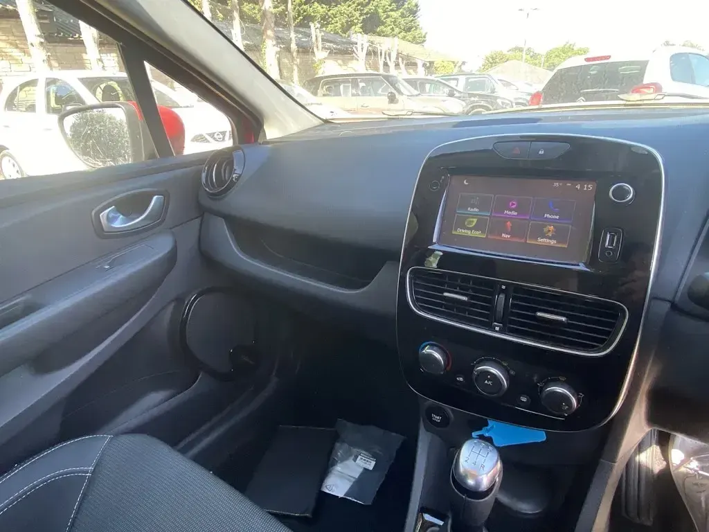 Used Renault Clio Dynamique 2017 Red Hatchback
