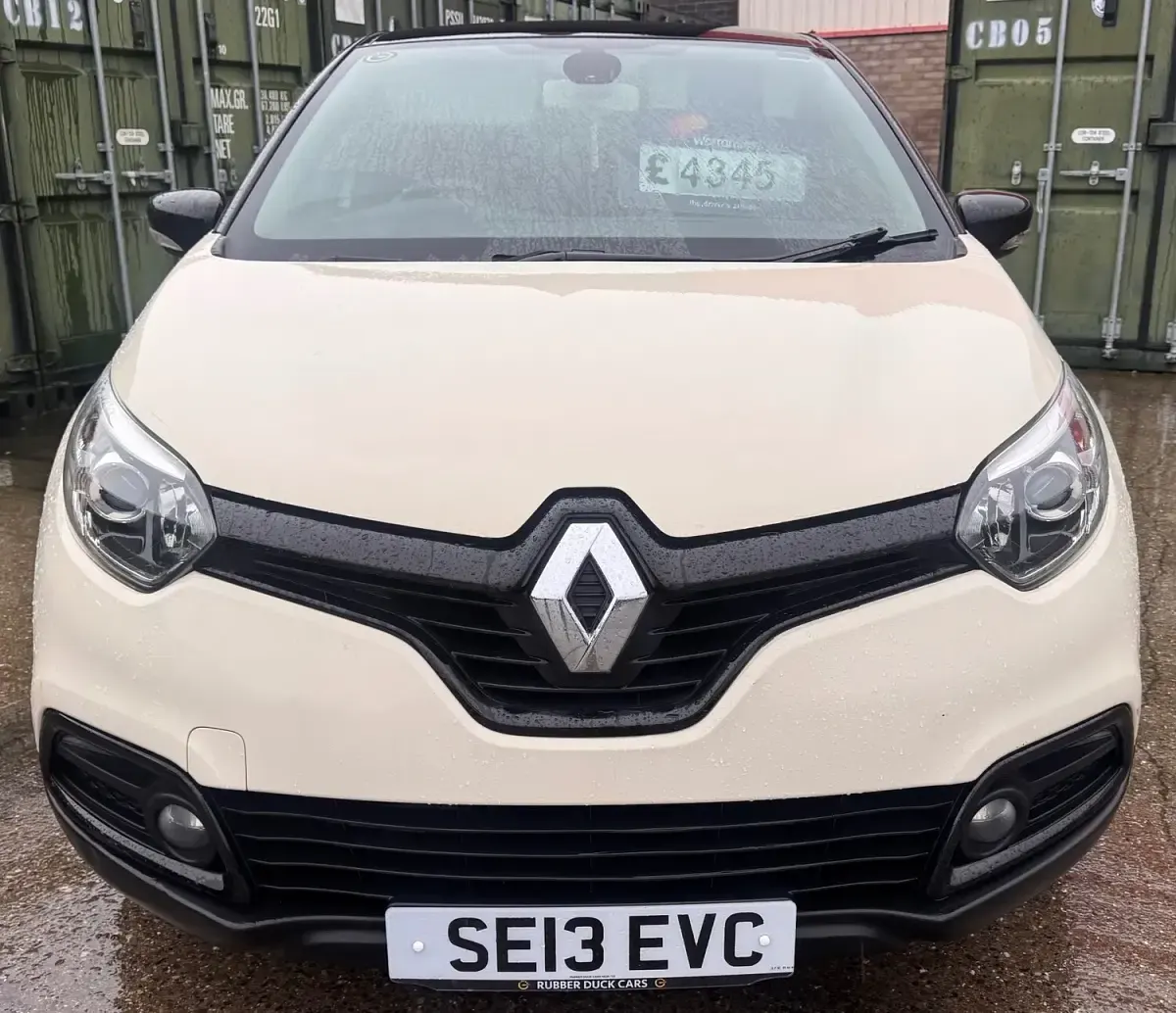 Used Renault Captur Dynamique 90 HP (66 kW) 2013 Cream SUV
