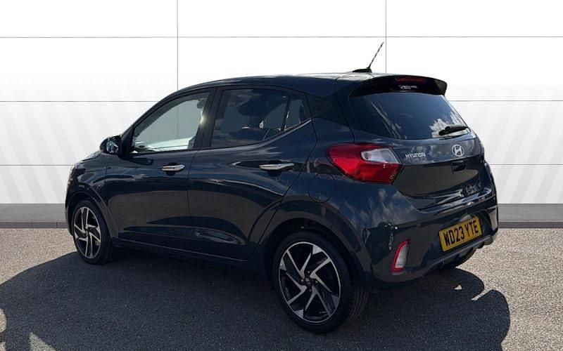 Usado Hyundai i10 Premium 67 HP (49 kW) 2023 Cinzento Citadino