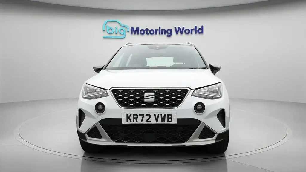 Usado Seat Arona Xperience Lux 110 CV (80 kW) 2023 Blanco SUV