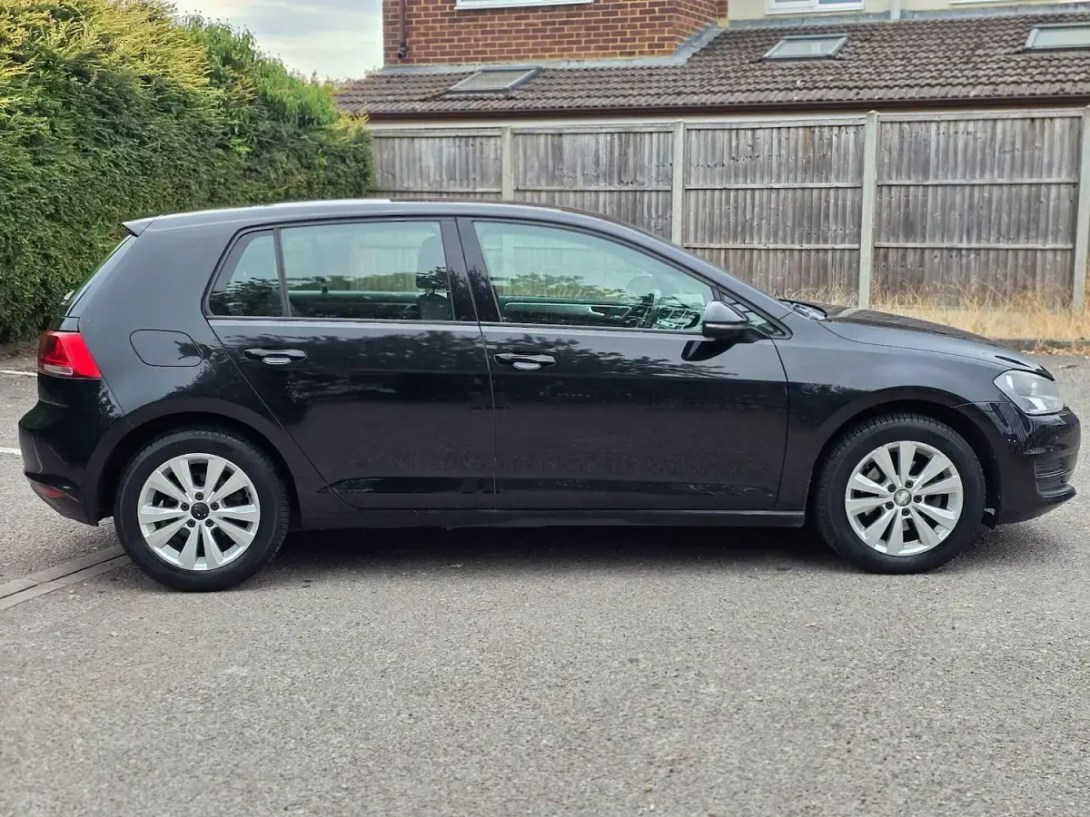 Used VW Golf VII SE 120 HP (88 kW) 2014 Black Hatchback