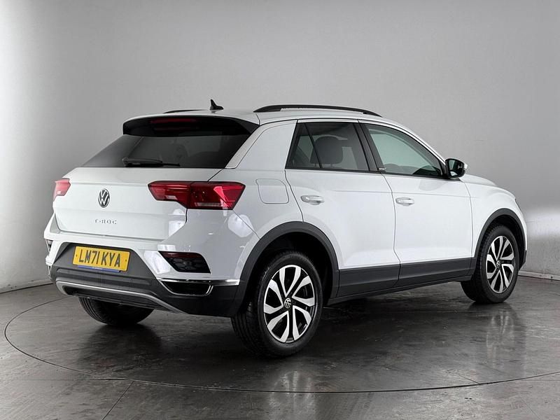 Used VW T-Roc Active 150 HP (110 kW) 2021 White SUV