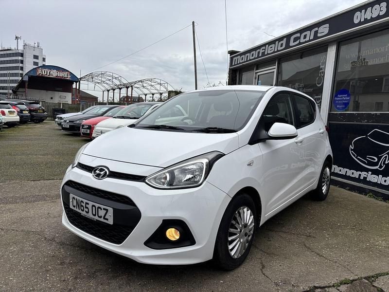 Used Hyundai i10 SE 2015 White Hatchback