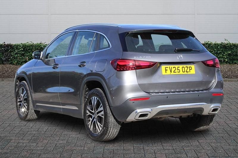 Used Mercedes GLA200 Executive 163 HP (119 kW) 2025 Grey SUV