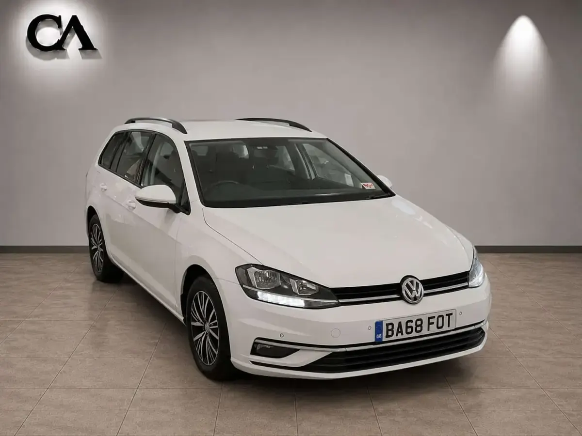Used VW Golf VII SE 116 HP (85 kW) 2018 Estate