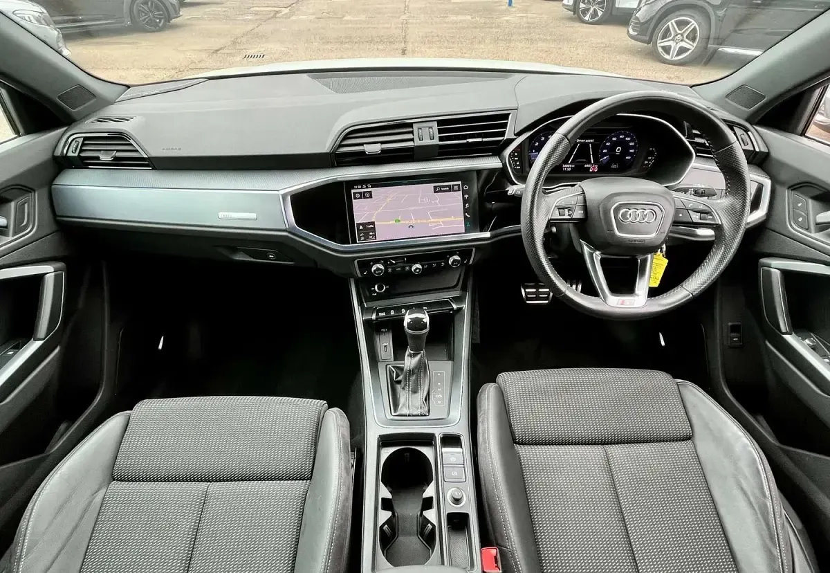 Used Audi Q3 S-Line 150 HP (110 kW) 2019 White SUV