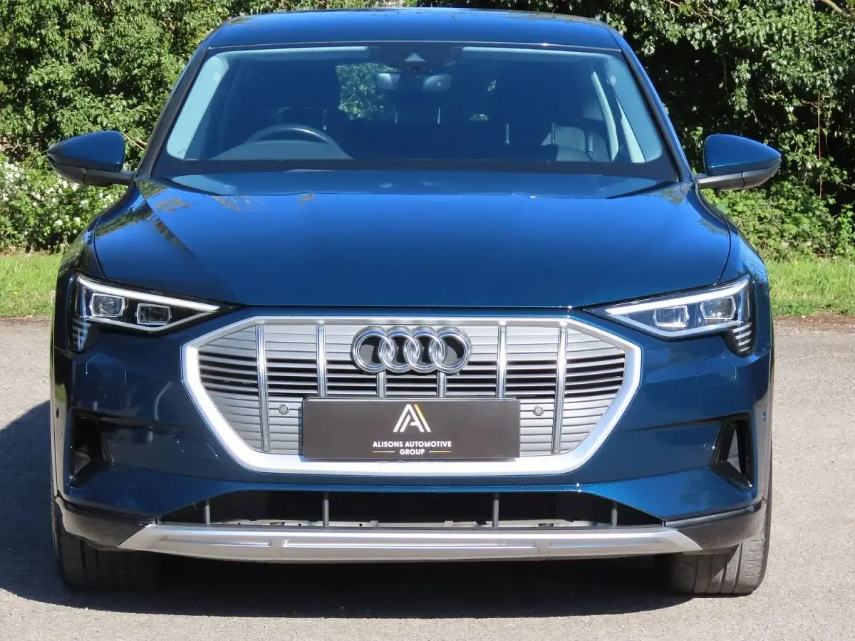 Used Audi e-tron 11 kW (15 HP) 2021 Blue SUV