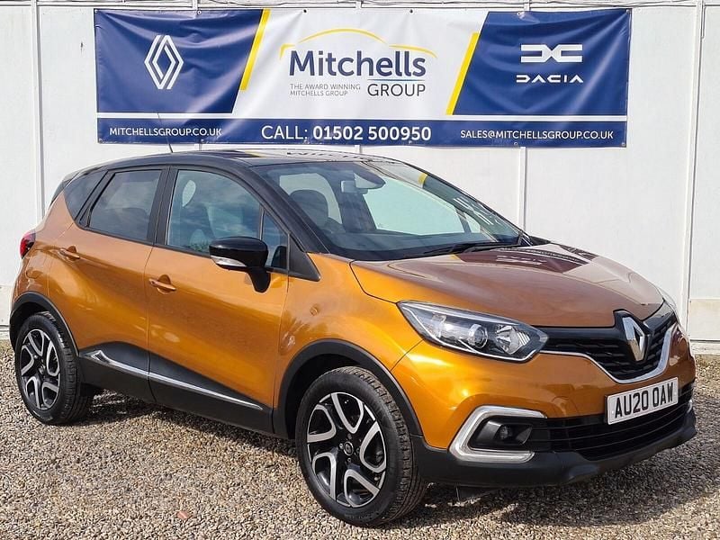 Used Renault Captur Iconic 90 HP (66 kW) 2020 Desert orange with black roof  SUV