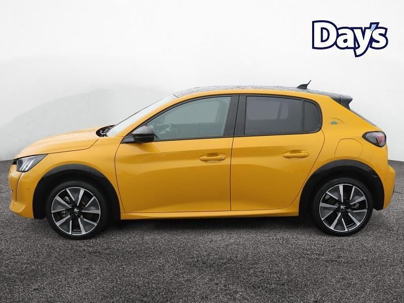 Used Peugeot e-208 Premium 100 kW (136 HP) 2022 Yellow Hatchback