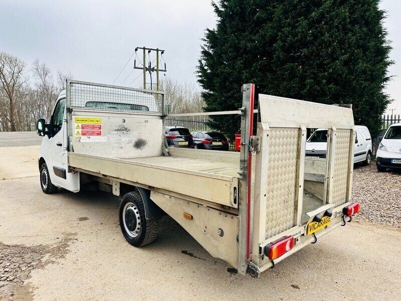 White Used 2015 Renault Master Business Van | £3,990 - Image 1/4
