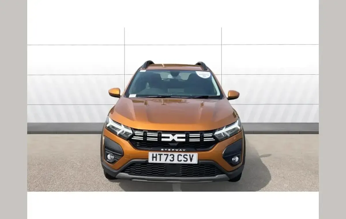Used Dacia Sandero Expression 90 HP (66 kW) 2023 Orange Hatchback