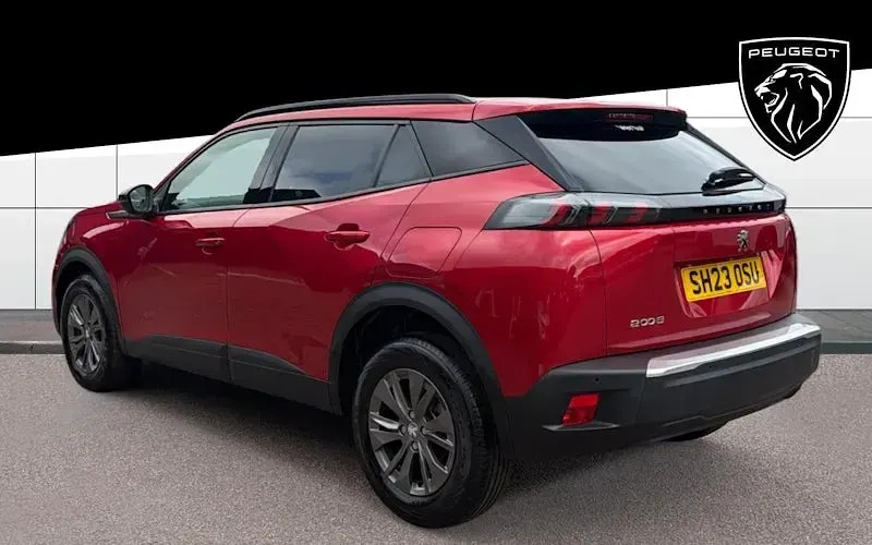 Used Peugeot 2008 Active+ 101 HP (74 kW) 2023 Red SUV