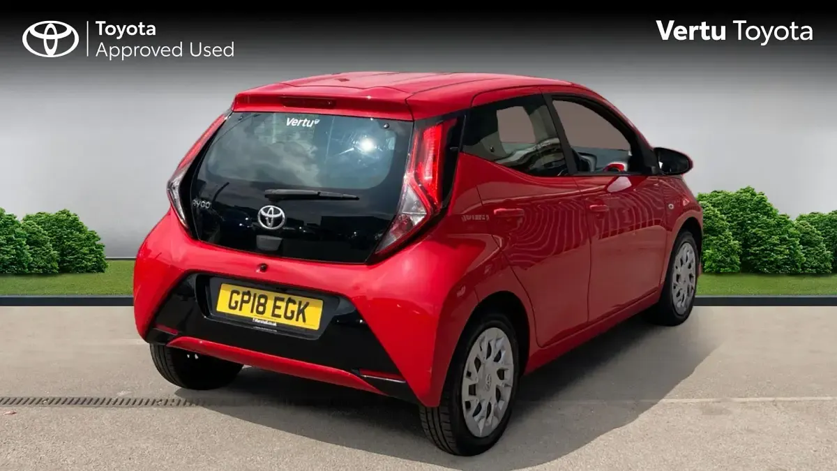Used Toyota Aygo X-play 72 HP (52 kW) 2018 Red Hatchback