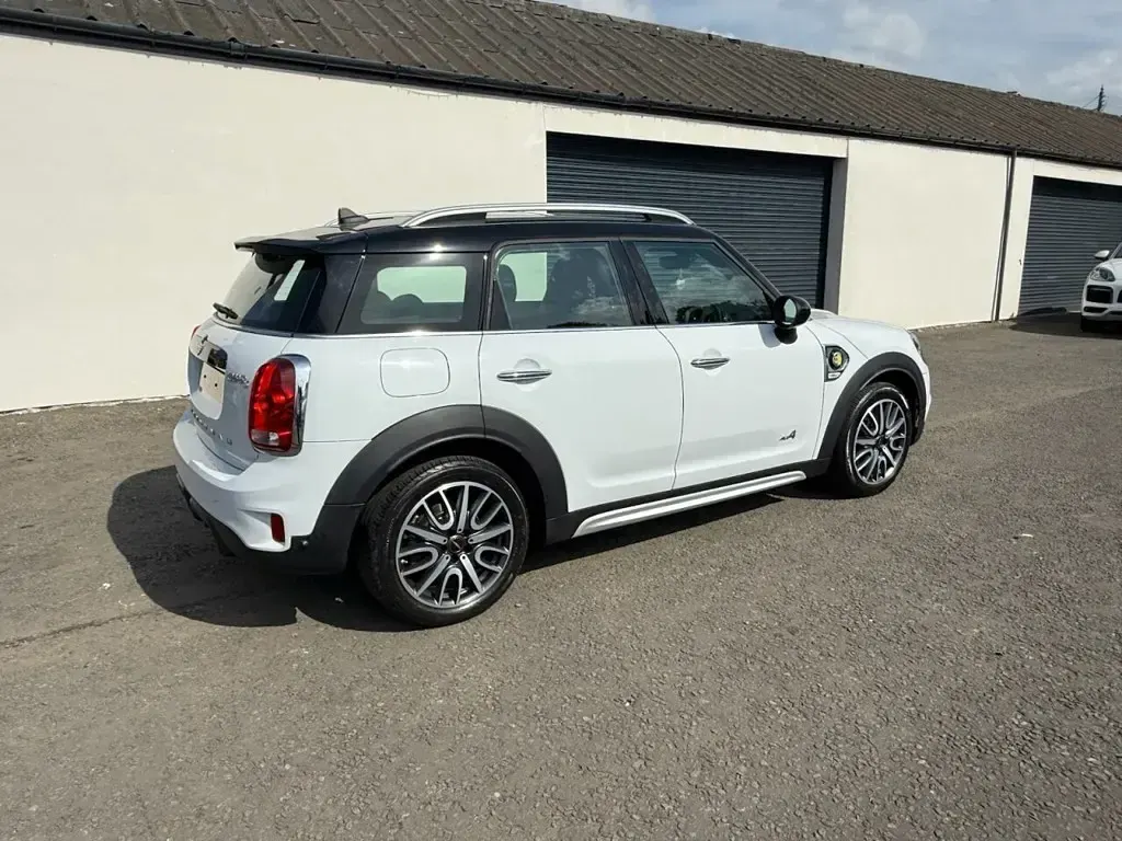 Used Mini Cooper Countryman Sport 224 HP (164 kW) 2019 White SUV