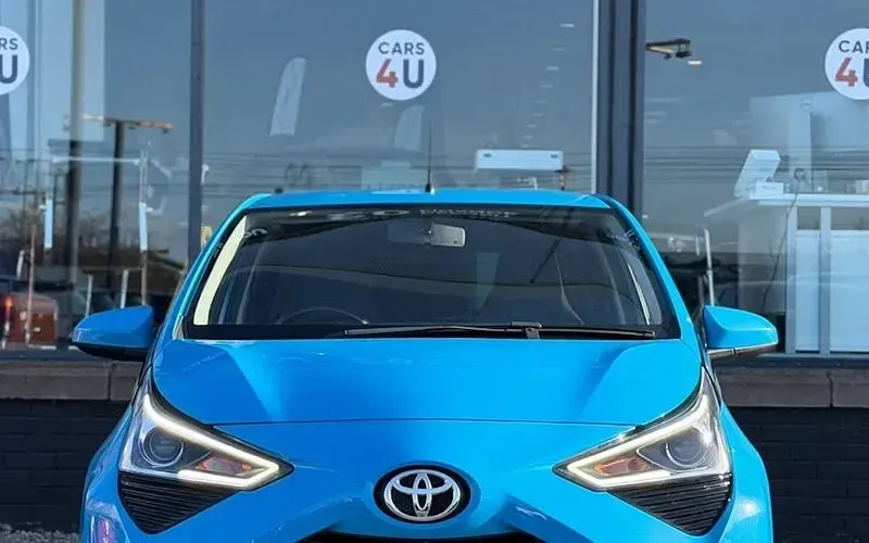 Used Toyota Aygo X-plore 71 HP (52 kW) 2018 Blue Hatchback