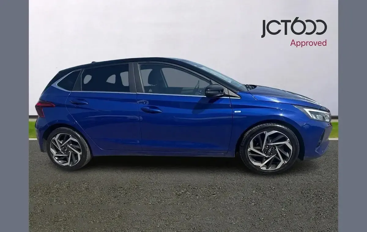 Used Hyundai i20 Ultimate 99 HP (72 kW) 2023 Blue Hatchback