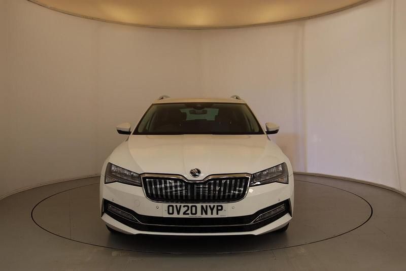 Used Skoda Superb SE Technology 215 HP (158 kW) 2020 White Estate