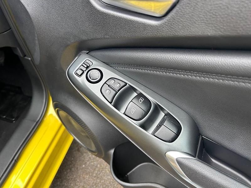 Used Nissan Juke N-Connecta 2025 Iconic yellow SUV