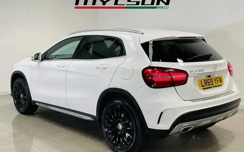 Used Mercedes GLA180 AMG line 122 HP (89 kW) 2019 SUV