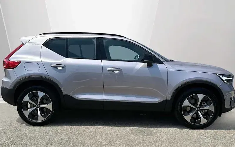 Used Volvo XC40 Plus 163 HP (119 kW) 2026 Silver SUV