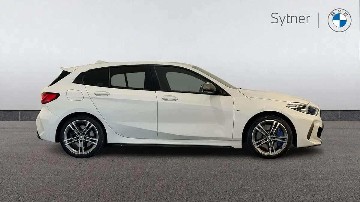 Usado BMW M135 Shadowline 302 CV (222 kW) 2021 Blanco Utilitario