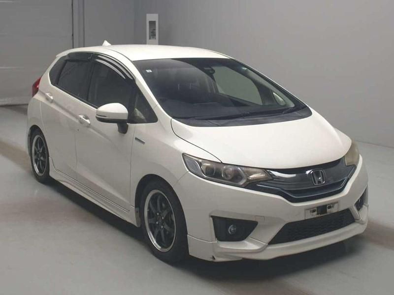 White Used 2013 Honda Jazz Hybrid Hatchback | £9,990 - Image 1/3