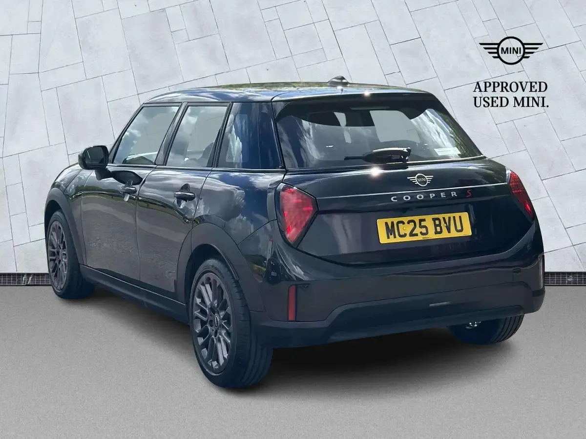 Used Mini Cooper S Hatch 201 HP (147 kW) 2025 Black Hatchback