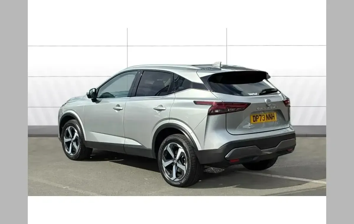 Used Nissan Qashqai N-Connecta 155 HP (114 kW) 2023 Silver SUV