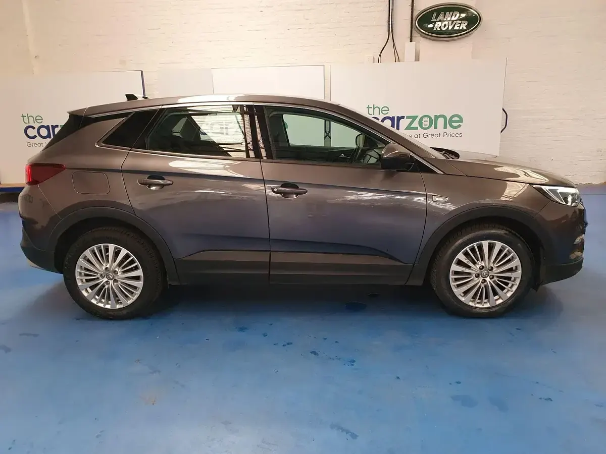 Used Vauxhall Grandland X S 130 HP (95 kW) 2019 Grey SUV