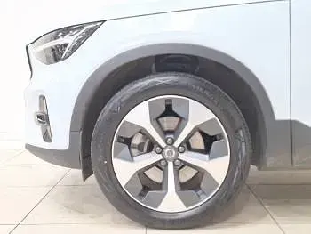 Used Volvo XC40 Plus 197 HP (144 kW) 2025 Blue SUV