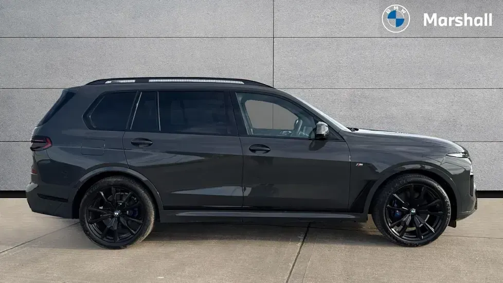 Używany BMW X7 M Sport 352 KM (258 kW) 2025 Biały SUV
