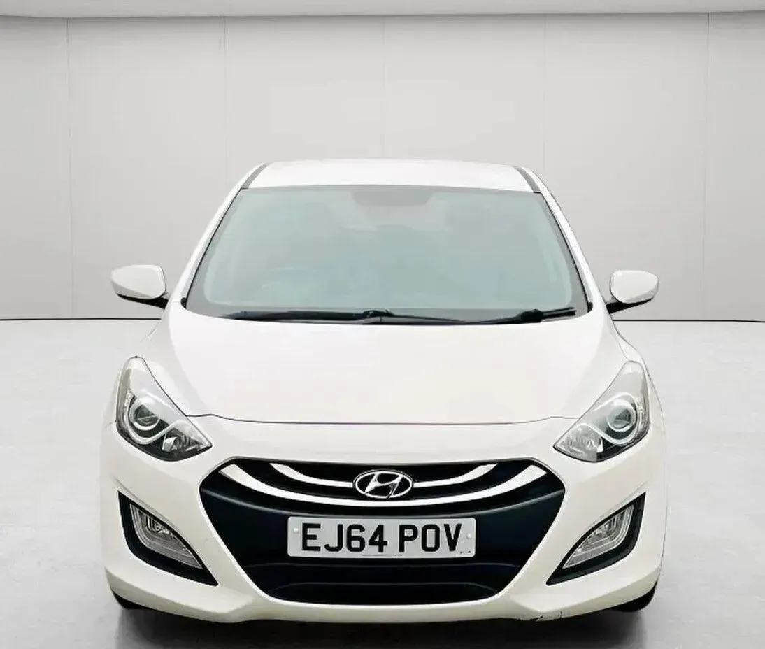 Used Hyundai i30 Active 100 HP (73 kW) 2014 White Hatchback