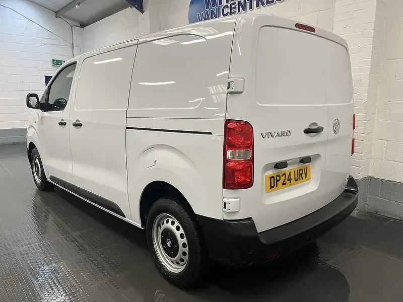 Gebraucht Vauxhall Vivaro S 120 PS (88 kW) 2024 Weiß Van / Kleinbus