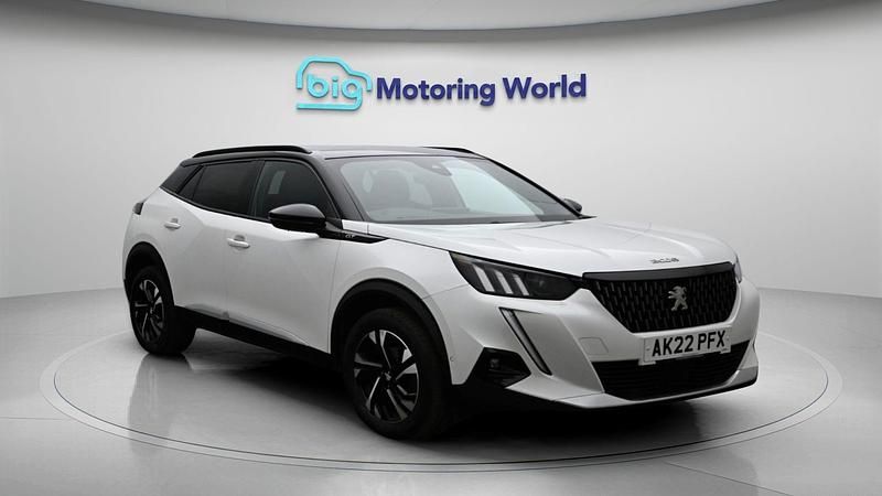 Used Peugeot 2008 GT 131 HP (96 kW) 2022 White SUV