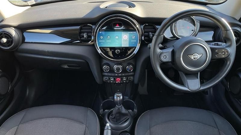 Usado Mini Cooper Classic 134 CV (98 kW) 2022 Azul Utilitario