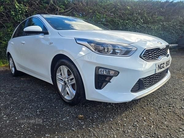 Used Kia Ceed 114 HP (83 kW) 2019 White Hatchback