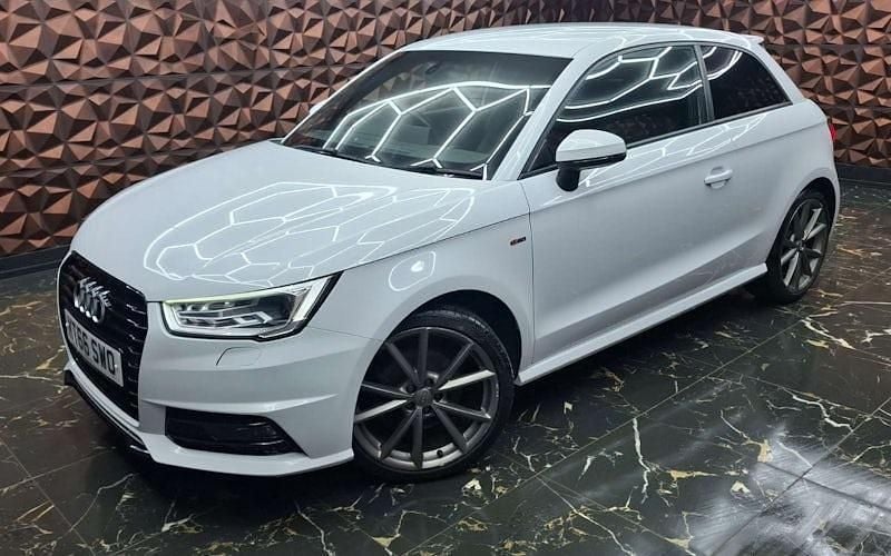 Usado Audi A1 Sportback Black Edition 116 CV (85 kW) 2017 Utilitario