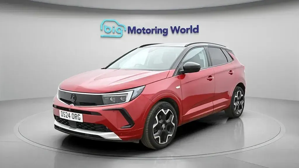 Usado Vauxhall Grandland X Ultimate 130 HP (95 kW) 2024 Vermelho SUV
