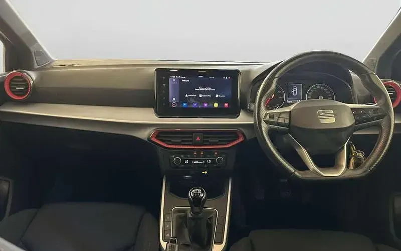 Usado Seat Arona FR 110 HP (80 kW) 2023 SUV