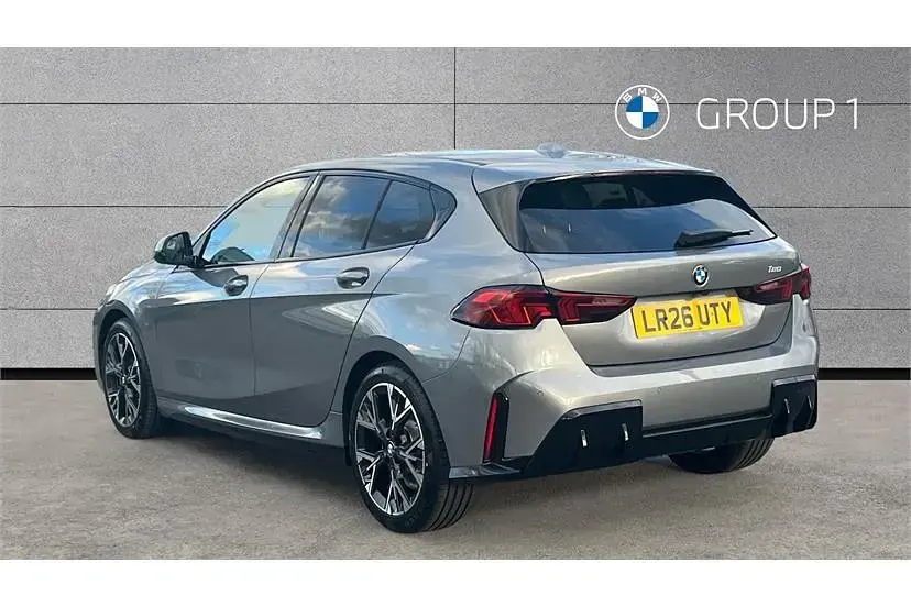 Usado BMW 120 M Sport 156 CV (114 kW) 2026 Gris Utilitario