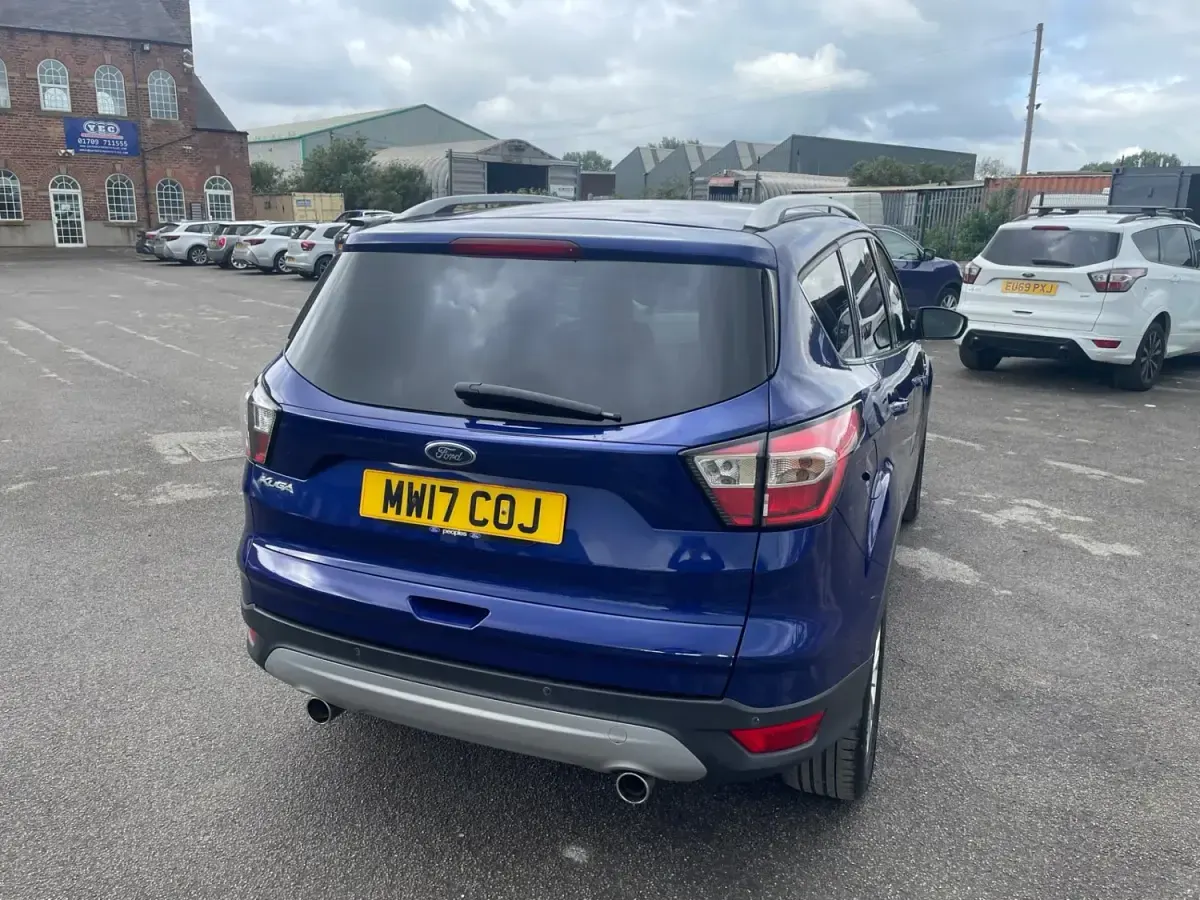 Używany Ford Kuga Titanium 120 KM (88 kW) 2017 Niebieski SUV