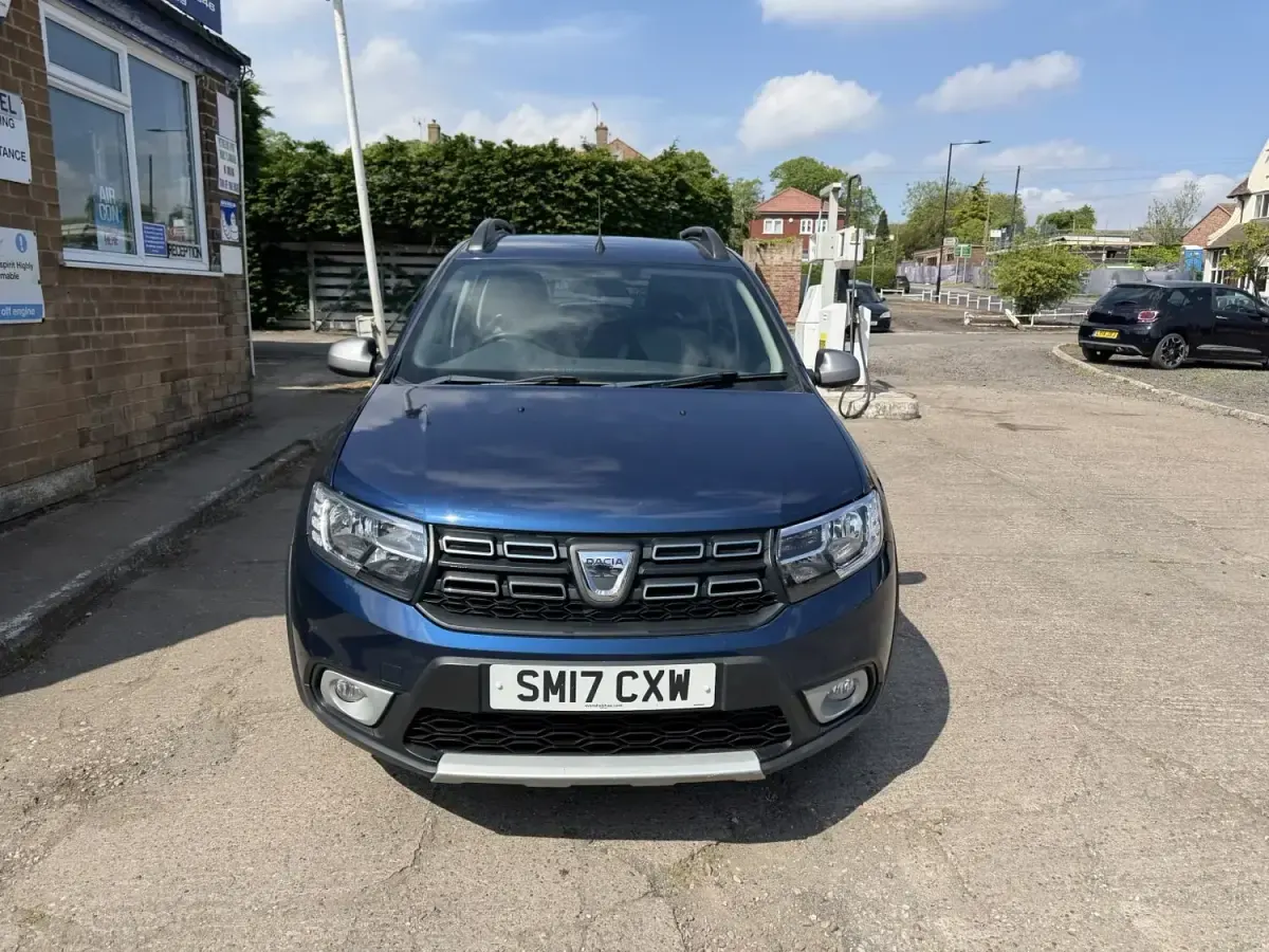 Używany Dacia Sandero Stepway Ambiance 90 KM (66 kW) 2017 Niebieski Hatchback