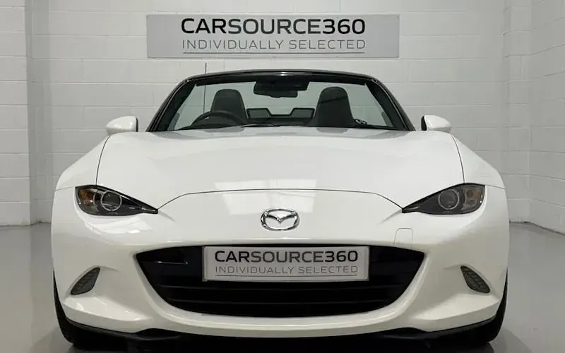 Used Mazda MX5 Inclusive 184 HP (135 kW) 2021 White Cabriolet