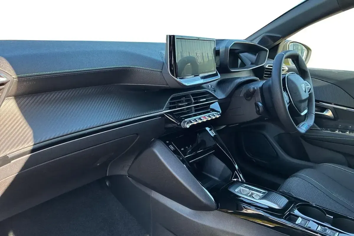 Nouă Peugeot e-208 GT 98 kW (134 CP) 2026 Galben Hatchback