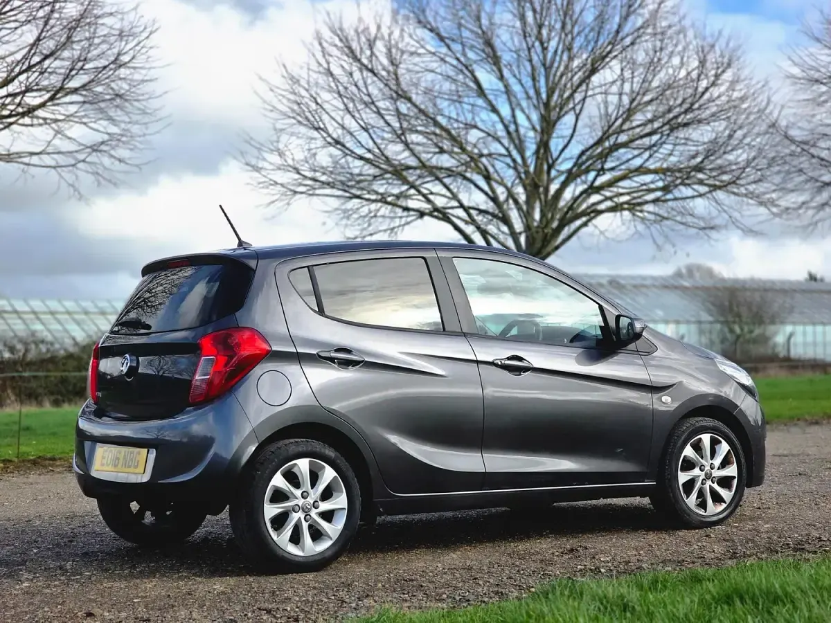 Used Vauxhall Viva 75 HP (55 kW) 2016 Grey Hatchback