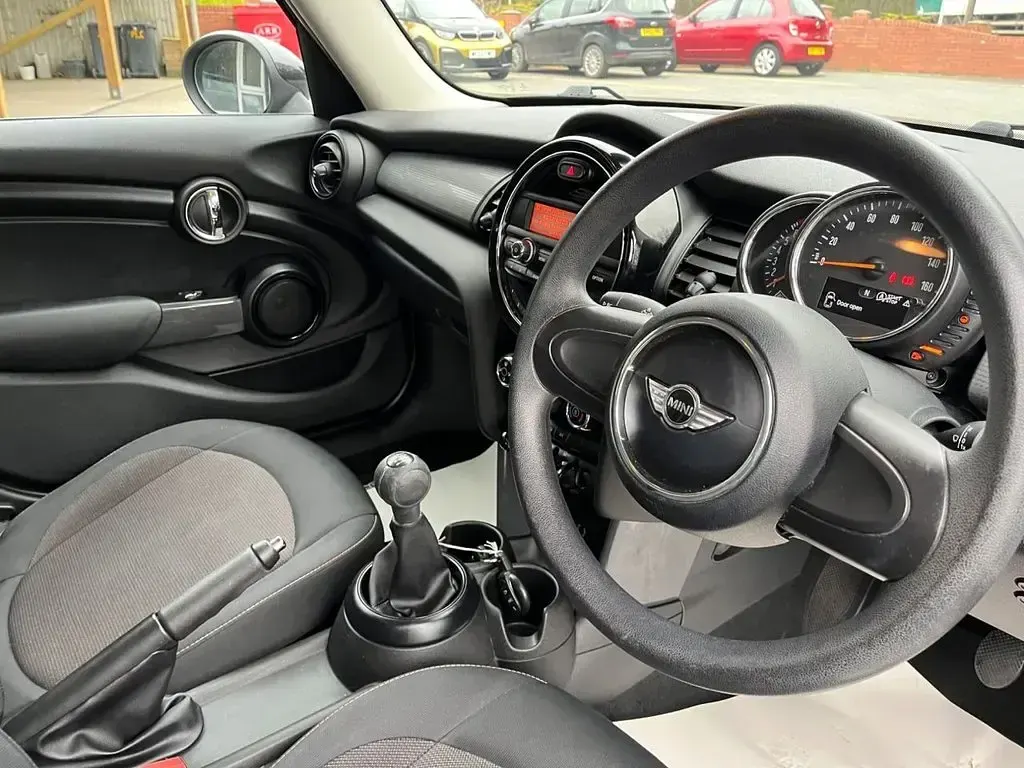 Used Mini Cooper Hatch 136 HP (100 kW) 2016 Grey Hatchback