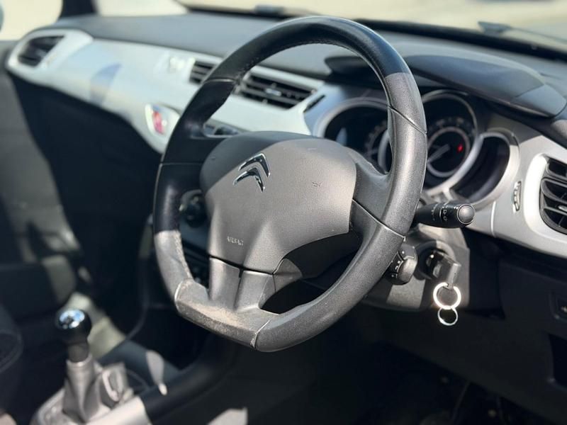 Used Citroën C3 VTR Sport 75 HP (55 kW) 2011 Silver Hatchback