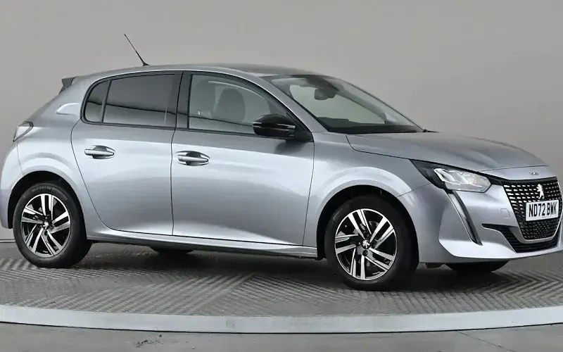 Used Peugeot 208 Allure+ 102 HP (75 kW) 2022 Hatchback
