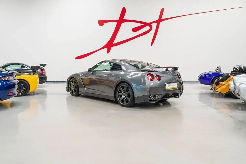 Used Nissan GT-R Premium Edition 485 HP (356 kW) 2010 Grey Coupe